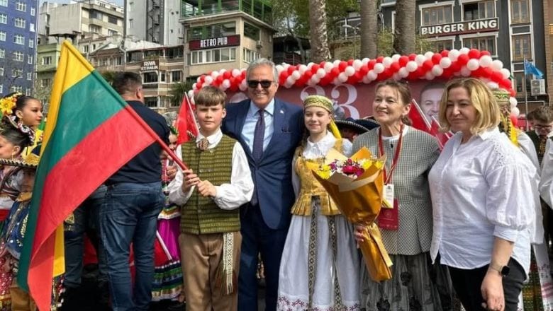 Bandırma’da Uluslararası Çocuk Festivali Başladı