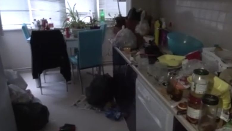 Balıkesir'de İki Hafta Cesetle Yaşadı!