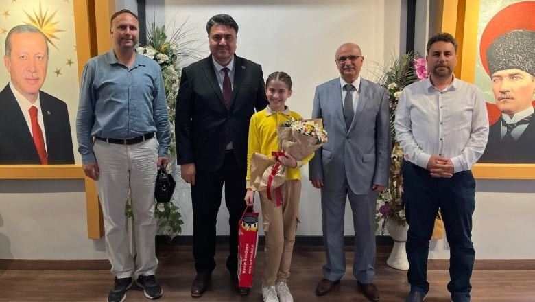 Havran'da Başkanlık Koltuğu Çocukların