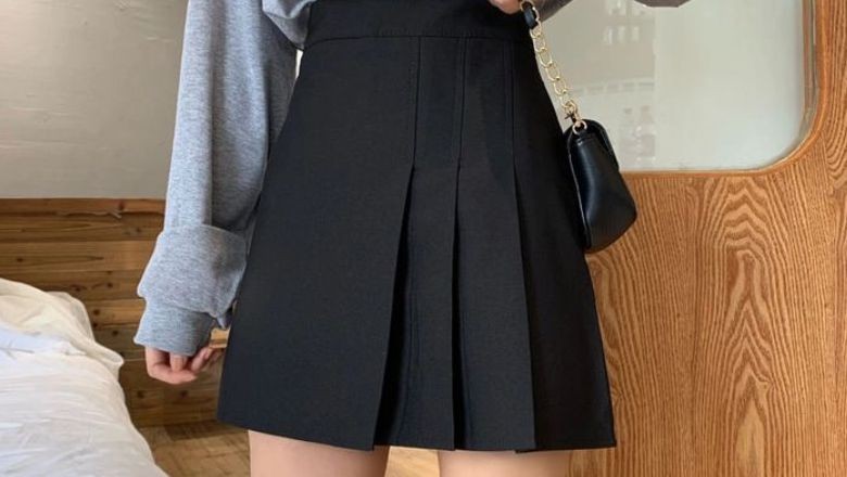 Balıkesir'de Pileli Etekler Moda!