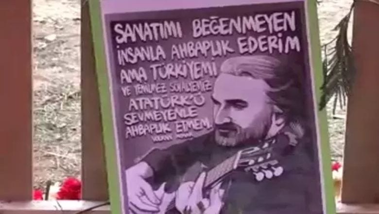 Mezarının Başındaki Not Dikkat Çekti!