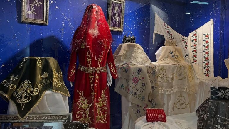 Edremit'te Nakış Kursiyerlerinin Eserleri Göz Kamaştırıyor