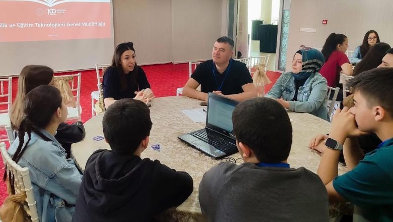 Bilişim Hukuku ve Güvenli İnternet Balıkesir Gündeminde