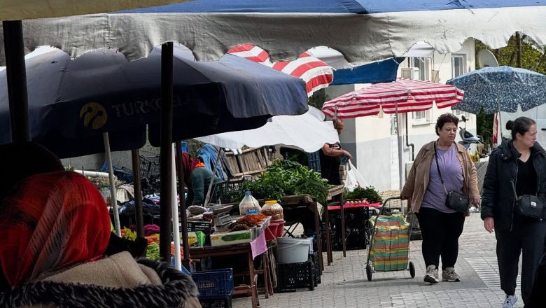 Balıkesir'de Pazarlarda Yaz Bereketi