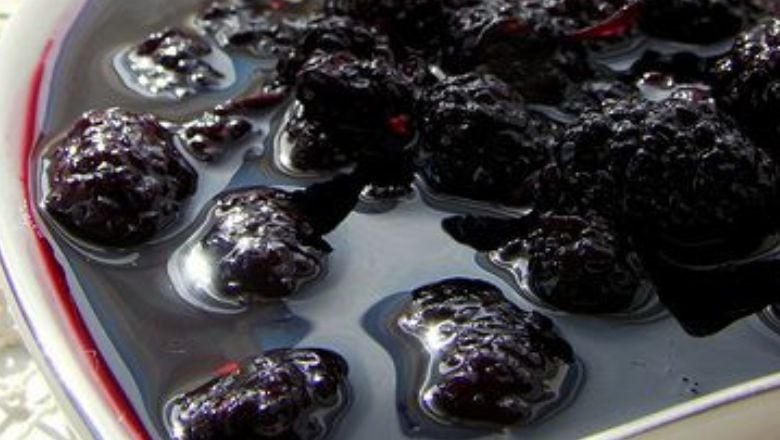 Balıkesir'in Karadutlarını Reçelle Değerlendirin