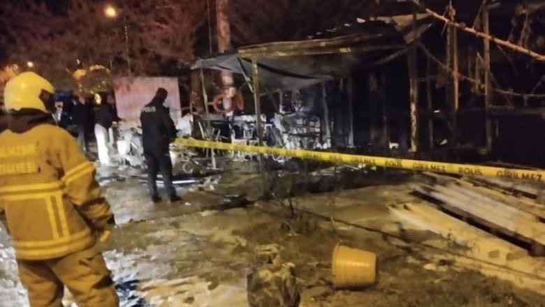 Balık Evi Alevlere Teslim Oldu