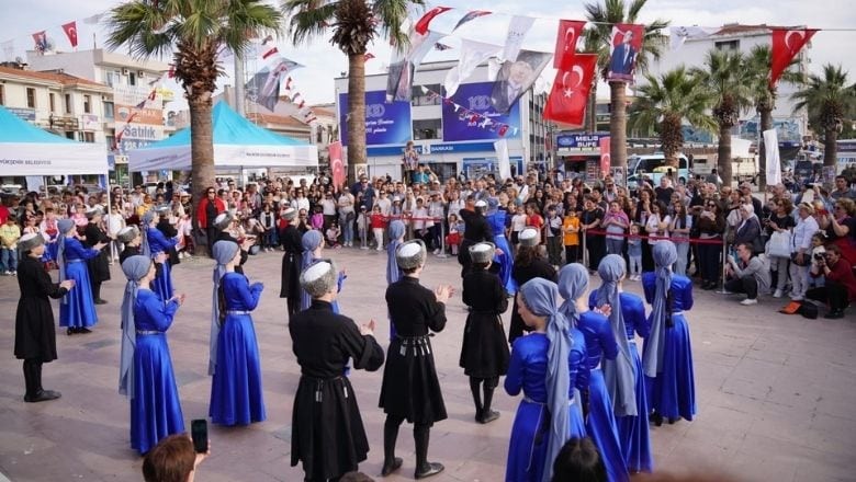Ayvalık'ta 23 Nisan Danslarla Kutlandı!