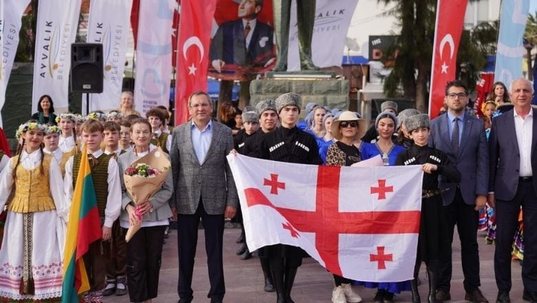 Ayvalık'ta 23 Nisan Danslarla Kutlandı!