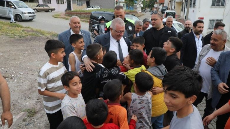 Başkan Ertaş 47 Mahallede Halkla Buluştu