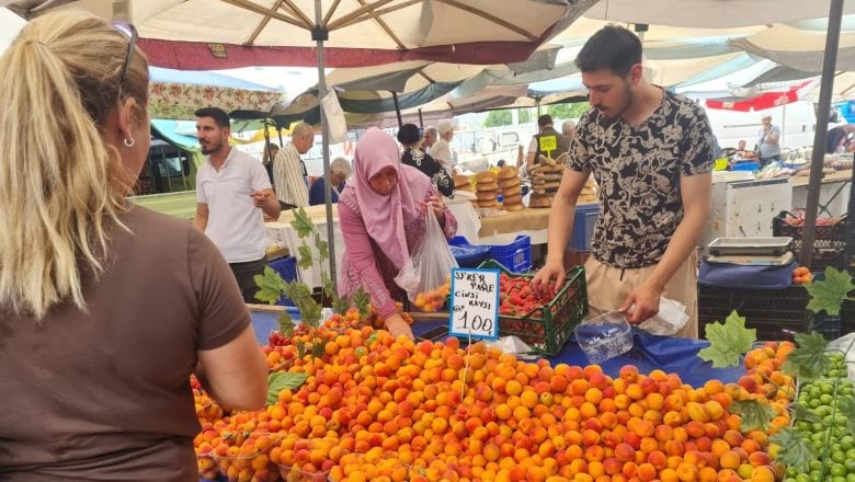 Yaz Meyveleri Tezgahlarda Yerini Aldı