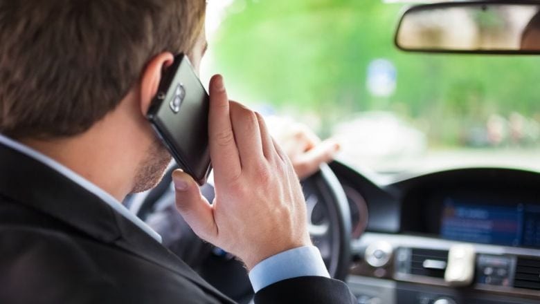 Seyir Halinde Telefonla Konuşan Sürücülere Ağır Ceza!