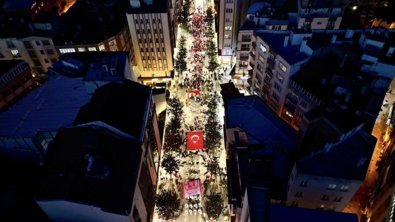 19 Mayıs Coşkusu Fener Alayı ile Taçlandı