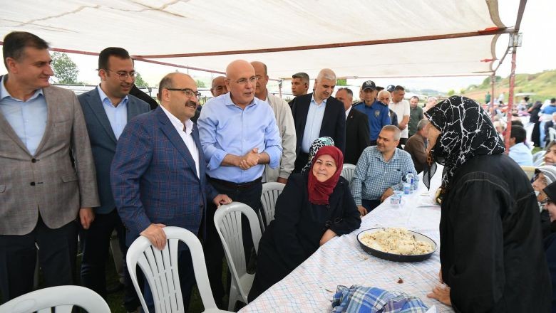 Vali Ustaoğlu Kepsut Hotaşlar’da Köy Hayrı’na Katıldı