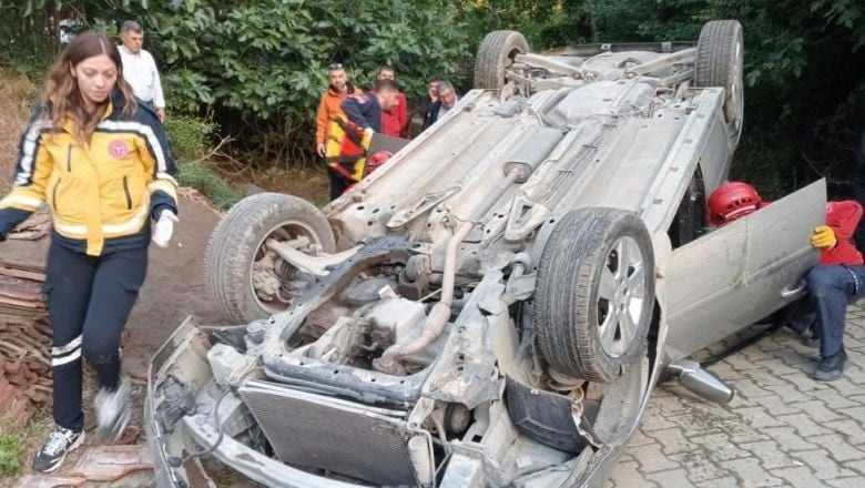Susurluk’ta Feci Kaza! Sürücü Araçta Sıkıştı!