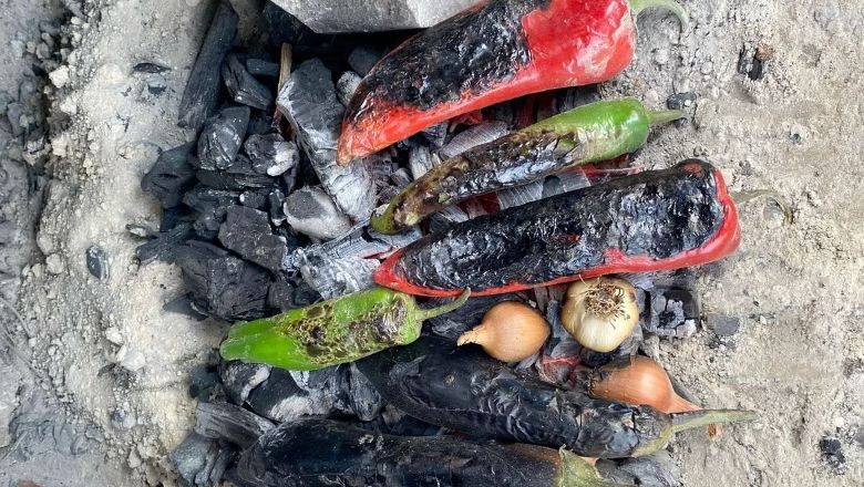 Balıkesir'de Mangalın Vazgeçilmezi: Közde Biber