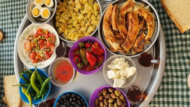 Baharın Tadı Balıkesir’in Köy Kahvaltısında Çıkar