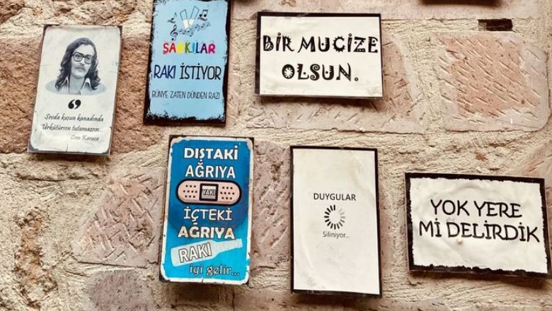 Balıkesir'in Sokaklarındaki Tablolar İlgi Çekiyor
