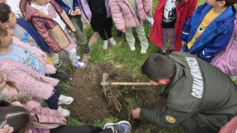 Miniklerden Yeşile Umut: Fidanlar Toprakla Buluştu