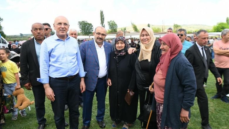 Vali Ustaoğlu Kepsut Hotaşlar’da Köy Hayrı’na Katıldı