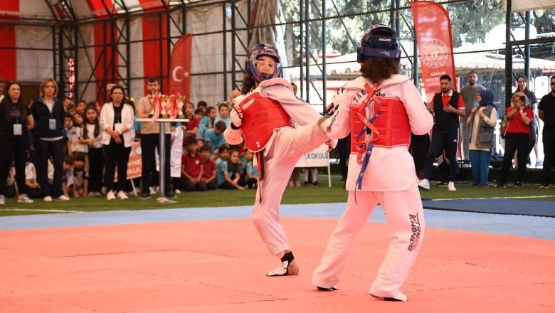 Altıeylül’de Geleneksel Oyunlara Coşkulu Final