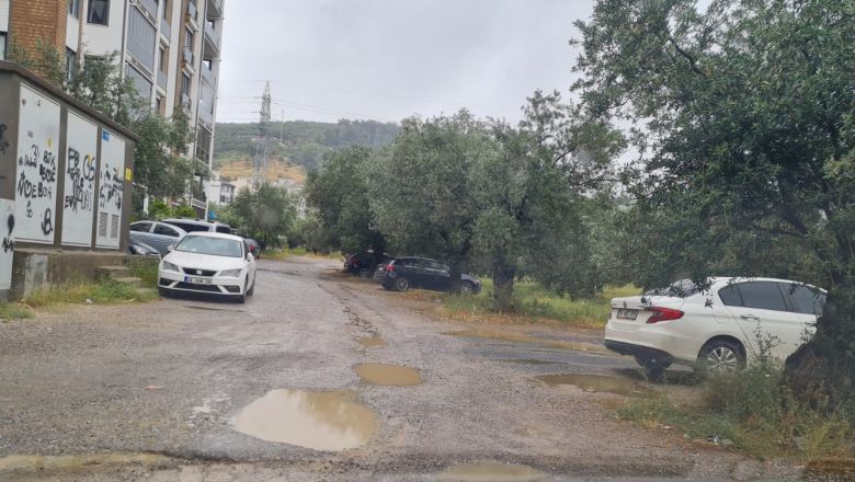 Edremit Yağmura Teslim Oldu