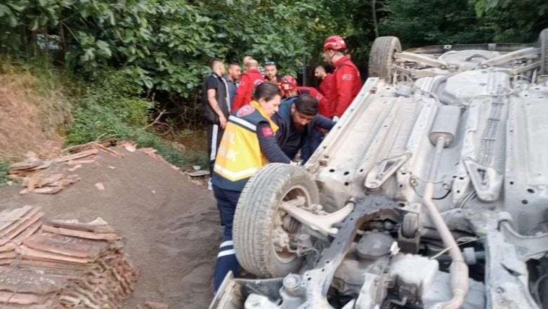 Susurluk’ta Feci Kaza! Sürücü Araçta Sıkıştı!