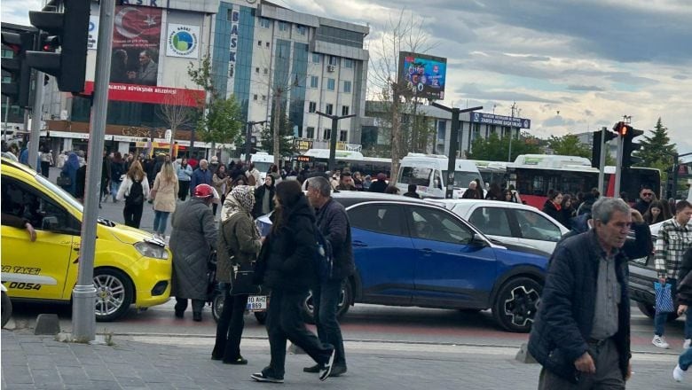 Balıkesir’de Trafik Alarmı: Ne Yaya Ne Sürücü Duruyor!