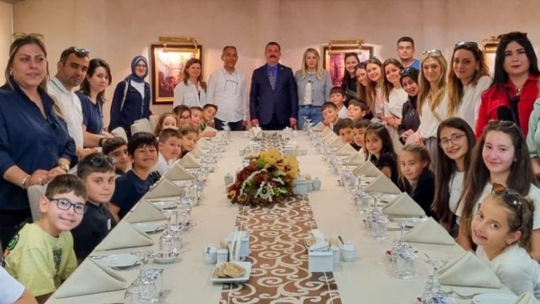 Şehit Deniz Göçkün İlkokulu Öğrencileri Meclis'te Ağırlandı
