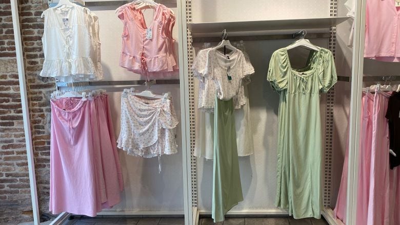 Balıkesir'de Moda Tutkunlarının Gözdesi: Pembe
