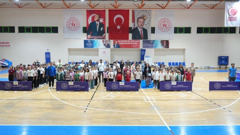 11. Burhaniye Geleneksel Çocuk Oyunları Şenliği Sona Erdi