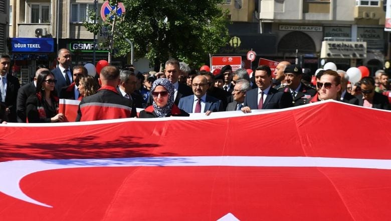 2025 Aile Yılı Kortej Yürüyüşü Balıkesir’de Gerçekleşti