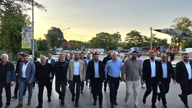 AK Parti İl Başkanı Mehmet Aydemir Tribünde Takımın Yanındaydı