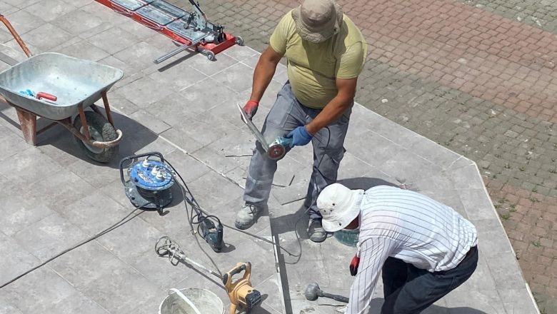 Bigadiç’te Anfi Tiyatroya Bahar Dokunuşu