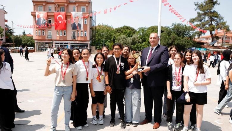 Bigadiç, 19 Mayıs’ta Tek Yürek Oldu 
