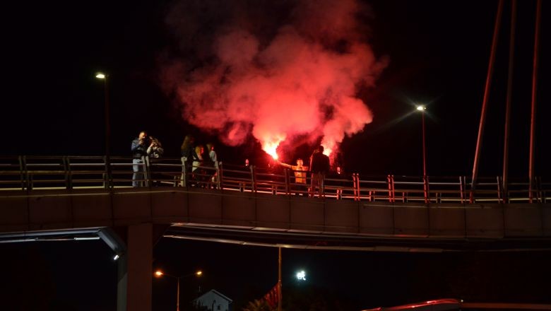  Galatasaray Şampiyon! Balıkesir’de Taraftarlar Sokaklara Taştı