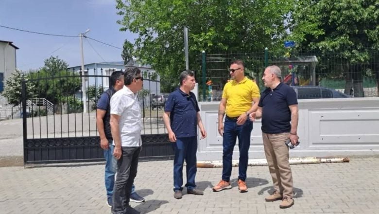 Edremit'te Eğitime Hayırsever Desteği Sürüyor 