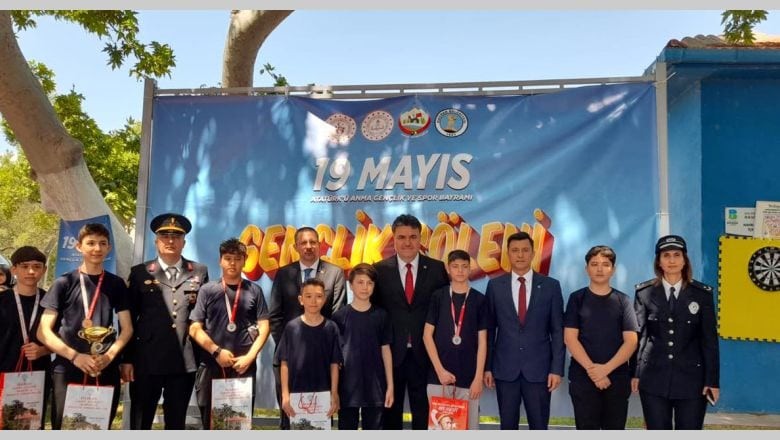 Havran’da Gençlik Bayramı Renkli Görüntülere Sahne Oldu 