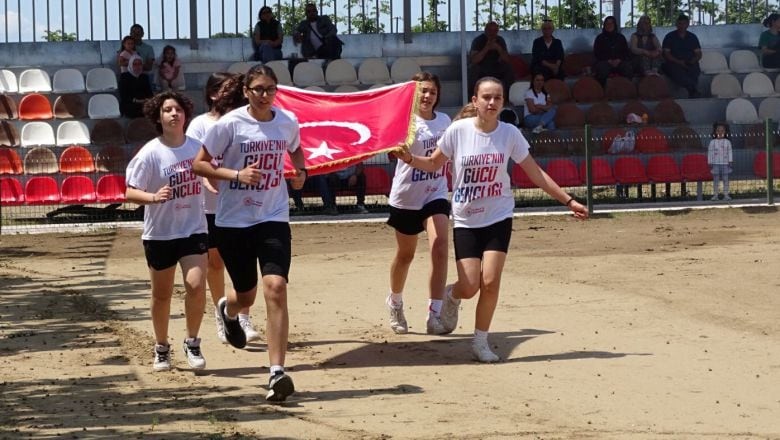 Havran’da Gençlik Bayramı Renkli Görüntülere Sahne Oldu 