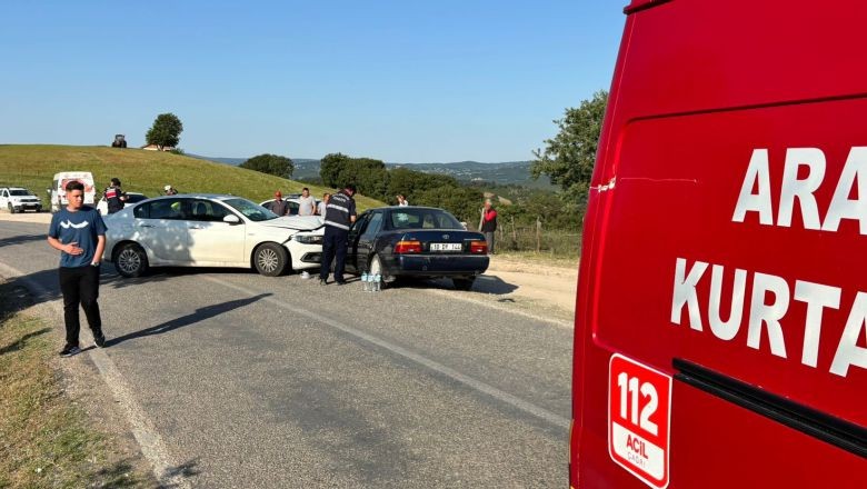  İvrindi’de Trafik Kazası: 5 Kişi Yaralandı