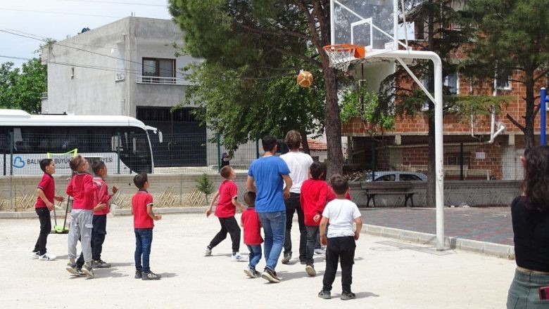 Balıkesir Üniversitesi’nden Köy Okuluna Eğitim Desteği 