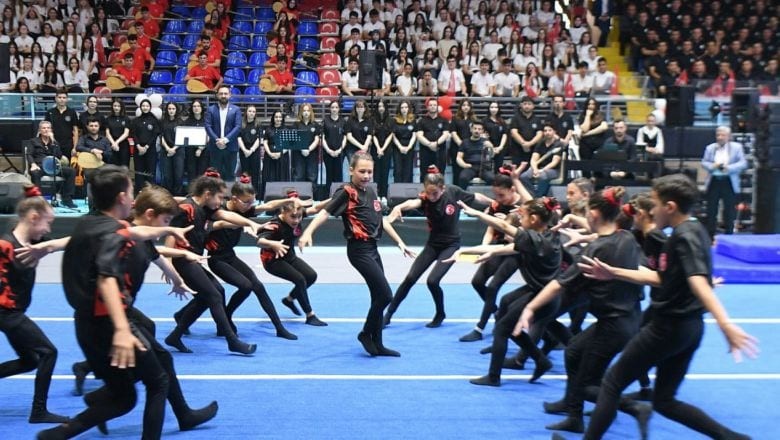 Balıkesir’in Lise Gençliği 19 Mayıs'a Damga Vurdu