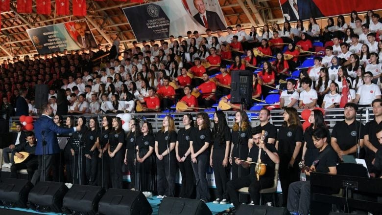 Balıkesir’in Lise Gençliği 19 Mayıs'a Damga Vurdu
