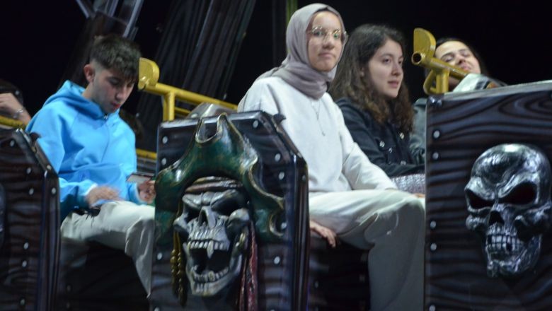  Balıkesir Lunapark’ta Eğlence Fiyatları ve Gençlik Coşkusu!