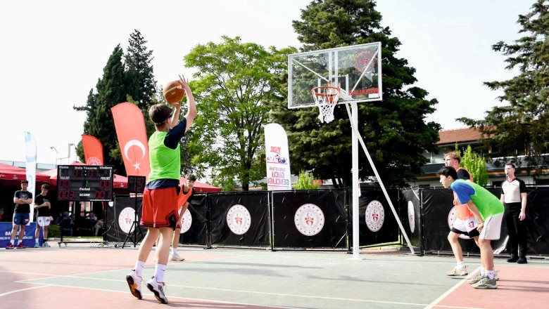  Balıkesir’de Gençlik Turnuvaları Başladı 