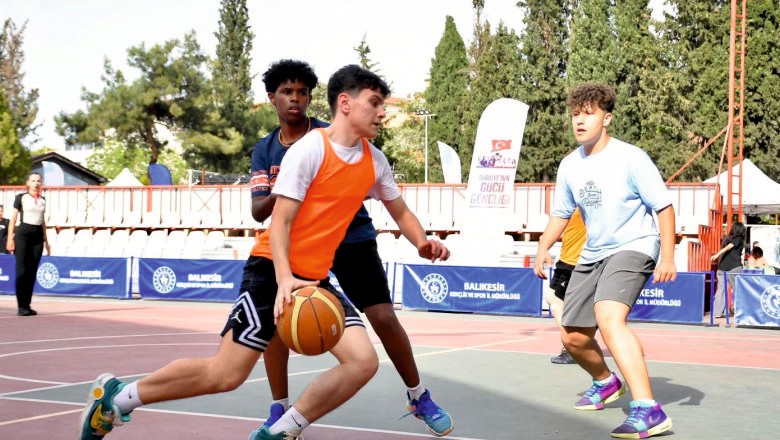  Balıkesir’de Gençlik Turnuvaları Başladı 