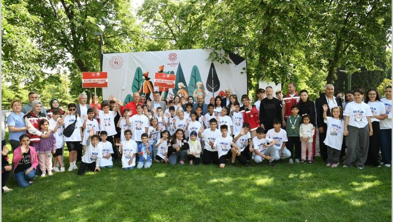 Vali Ustaoğlu, Aile Yılı Kapsamındaki Oryantiring Etkinliğine Katıldı