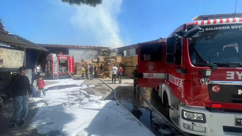 Balıkesir’de Mobilya Atölyesi Yandı 
