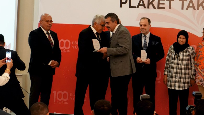 Bakan Tekin, 55 okul yaptıran 44 hayırseverlerle buluştu