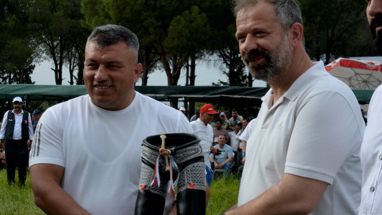 Süleyman Başar Gömeç’te Tahta Oturdu