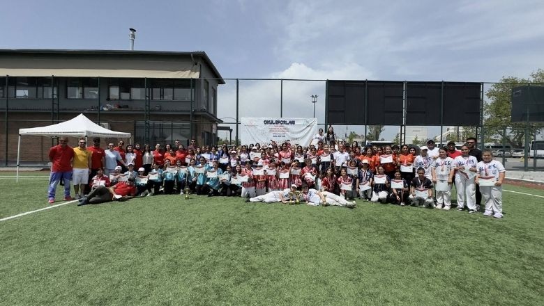 Softbol Türkiye Şampiyonası Balıkesir’de Tamamlandı
